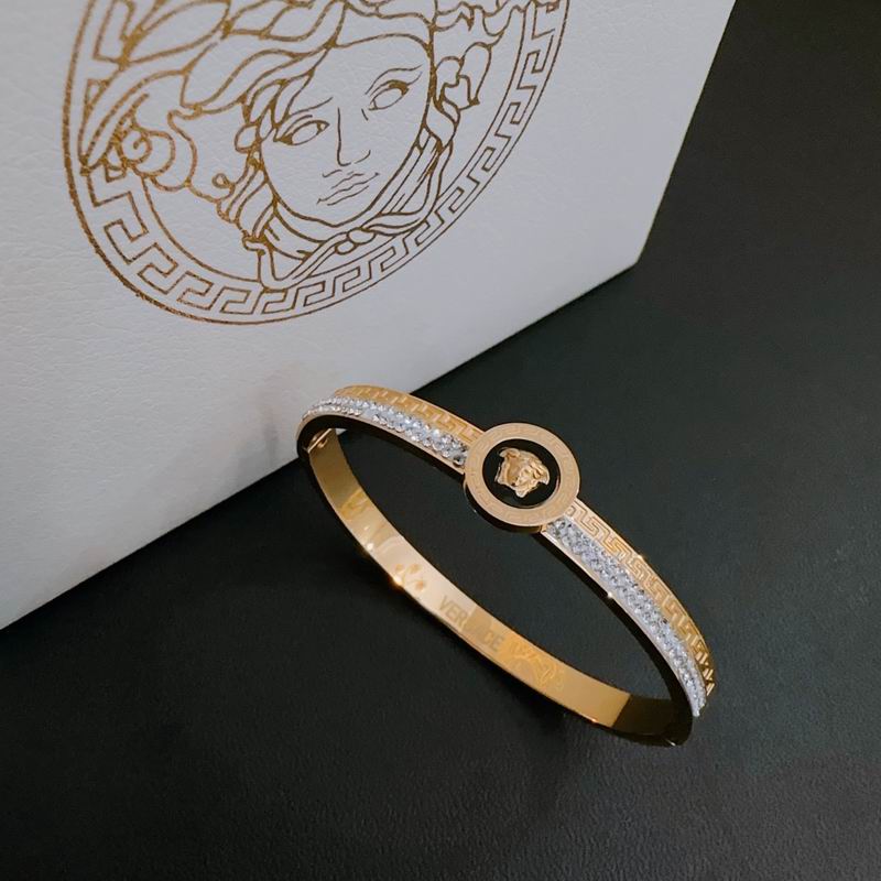 Versace bracelet 06lyx106